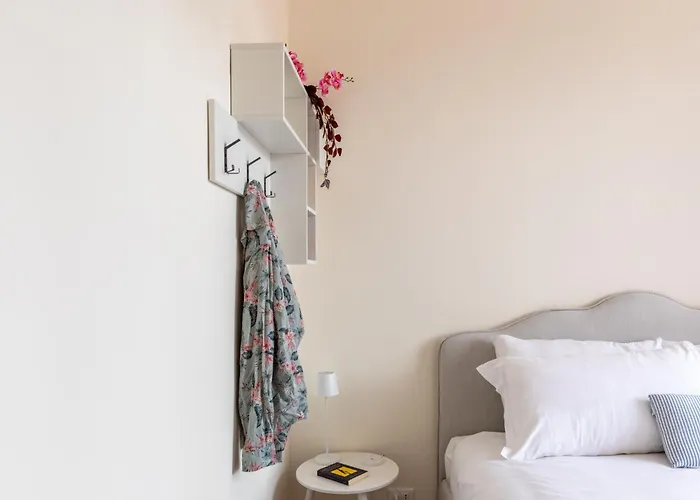 Iflat Trevi Charm, Elegant & Comfy Escape